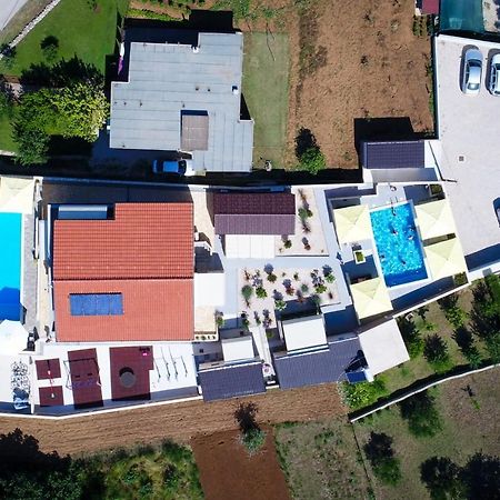Apartments Julijana 2 Привлака Екстериор снимка