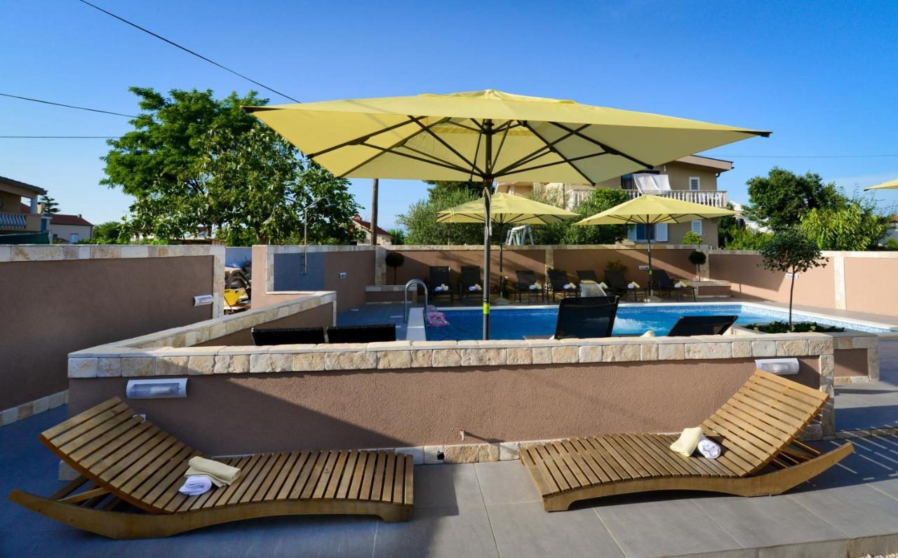Apartments Julijana 2 Привлака Екстериор снимка