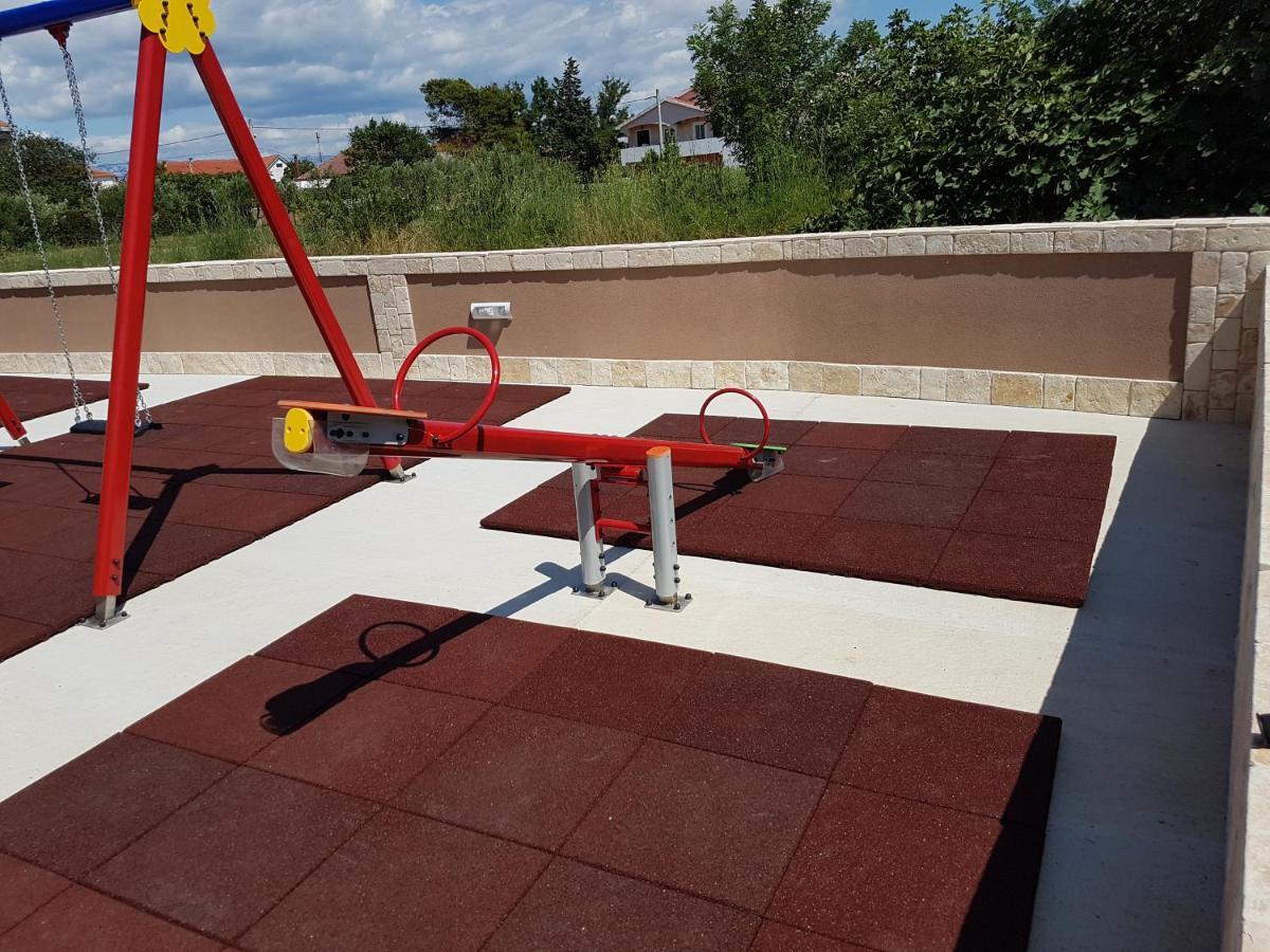 Apartments Julijana 2 Привлака Екстериор снимка