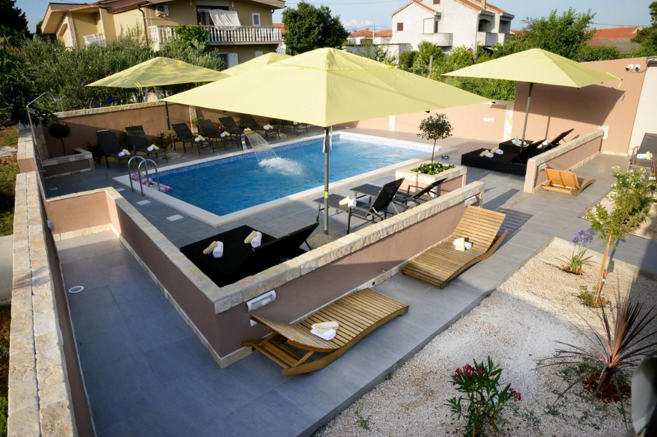 Apartments Julijana 2 Привлака Екстериор снимка