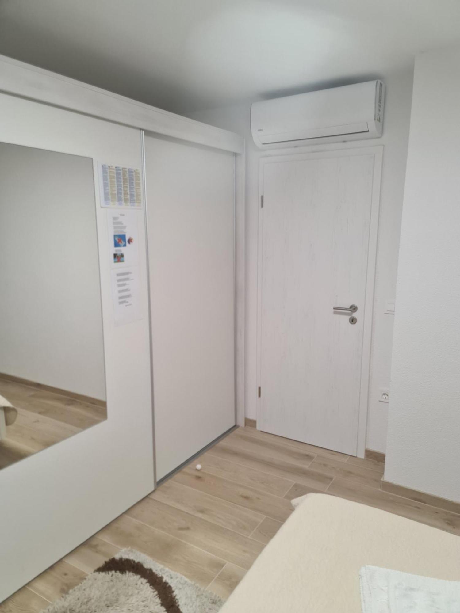 Apartments Julijana 2 Привлака Екстериор снимка